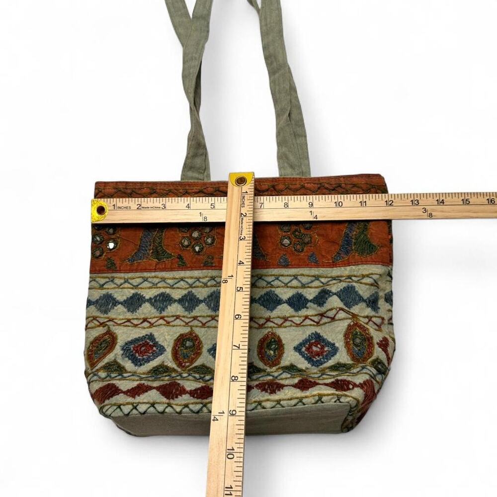 Hand Embroidered Vintage Tote - Purse Bag Featuring Traditional Kitchener - Picture 3 of 6
